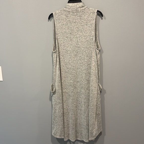 Espresso Size Medium- Sleeveless Duster Cardigan, Heathered Gray. - Picture 5 of 7